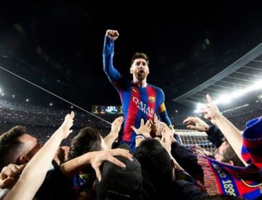 Η φωτογραφία της χρονιάς από το Μπαρτσελόνα- Παρί πήρε βραβείο και το παρέδωσε ο Μέσι (φωτό)